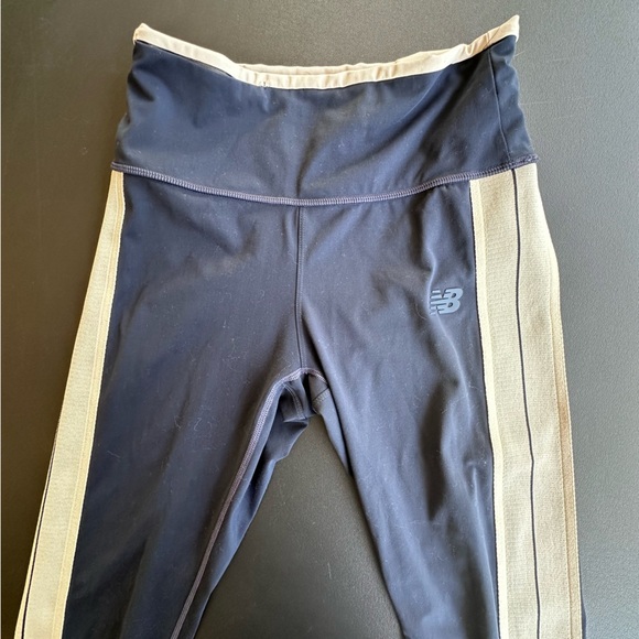 New Balance Leggings Navy with Cream sides Medium - Picture 9 of 13
